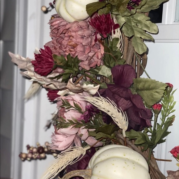 Handmade Wreath - Picture 2 of 6